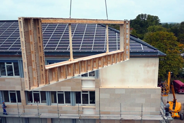 b20-2_Videoshot_Montage-Holztafelelement