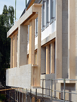 b20_Foto_Bauphase_Aussenwand-Holztafelelemente